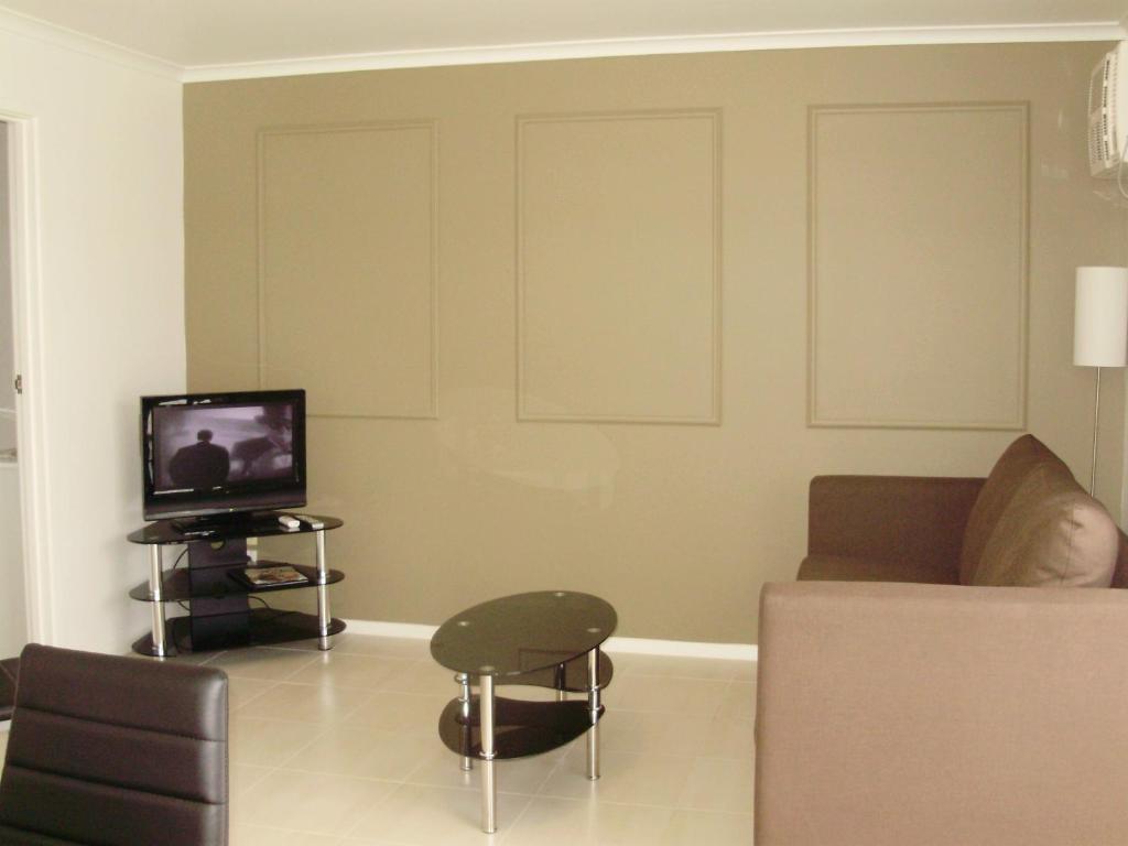 Redwood Manor Motel Apartments Warrnambool Extérieur photo
