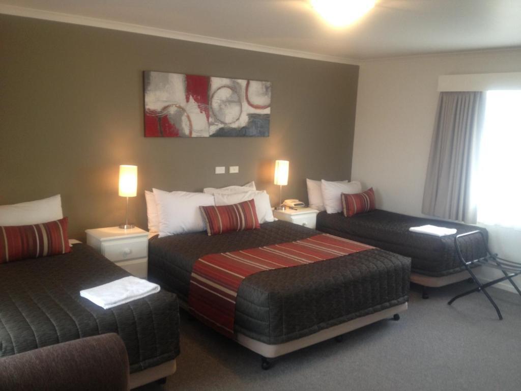 Redwood Manor Motel Apartments Warrnambool Extérieur photo